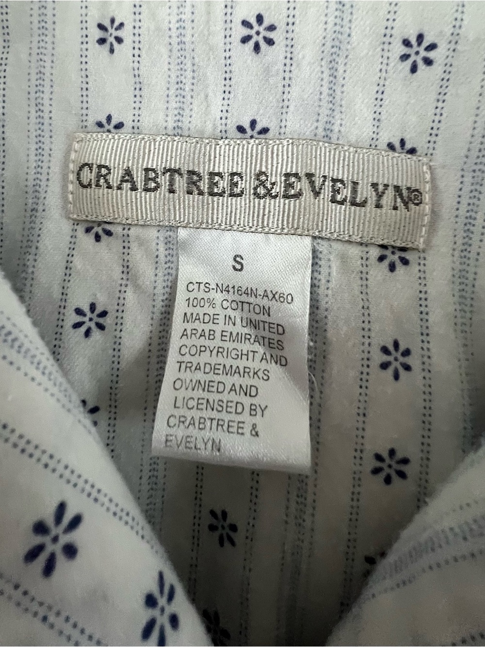 Evelyn & Crabtree Robe - Picture 2 of 4